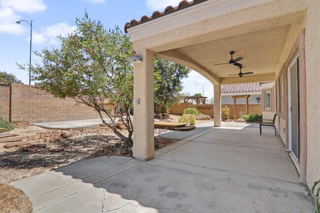 Building Photo - Immaculate 5-Bed, 3-Bath Entertainer’s Home on Over a Quarter Acre in Gated Riverwalk Ranch Manor...