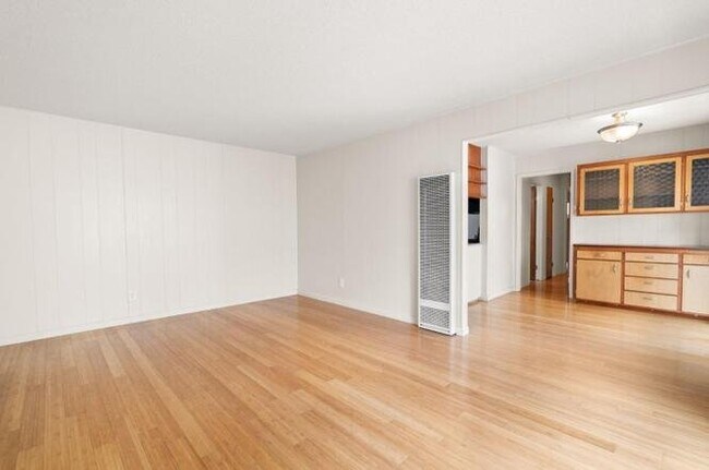 Building Photo - 4825 Crystal St