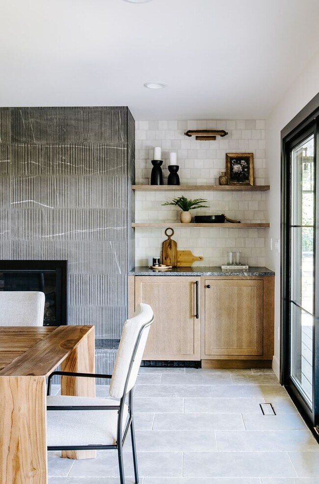 Building Photo - Custom Remodeled 4bd/4ba House in Greenwoo...