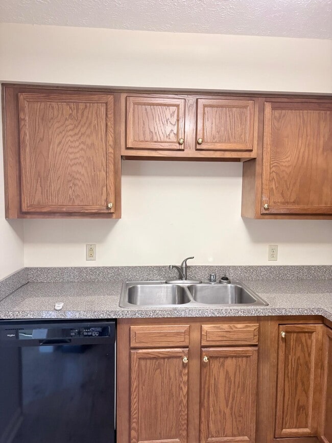 Building Photo - 181 Woodgate Rd