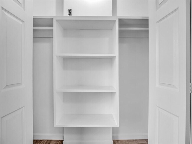 Building Photo - 12 Alpine St