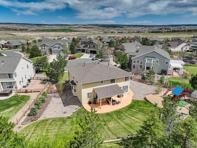 Building Photo - Gorgeous home within the prestigious priva...