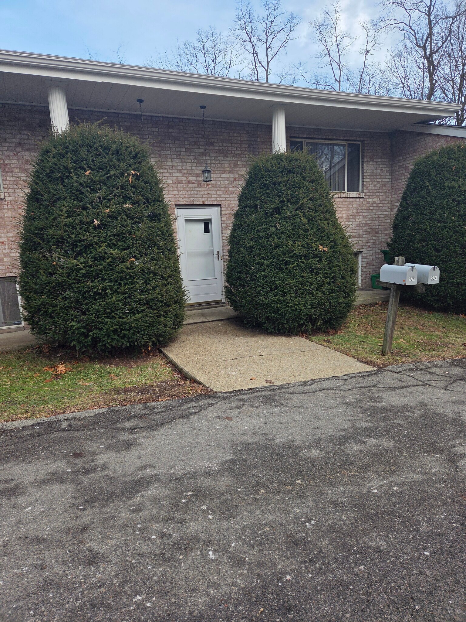 Building Photo - 524 Mercer Rd