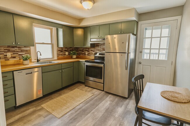 Building Photo - 317 Madison Ave