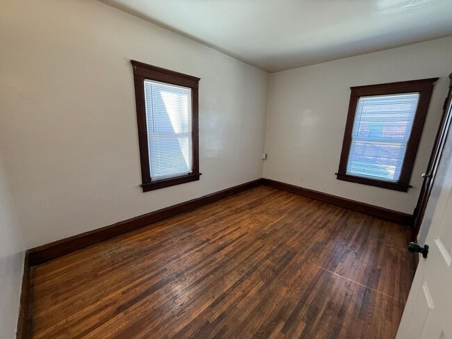 Building Photo - 4-Bedroom Home Near Downtown Jackson