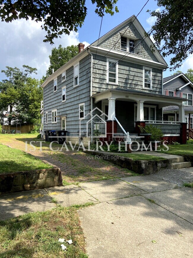 Building Photo - 1383 Curtis St