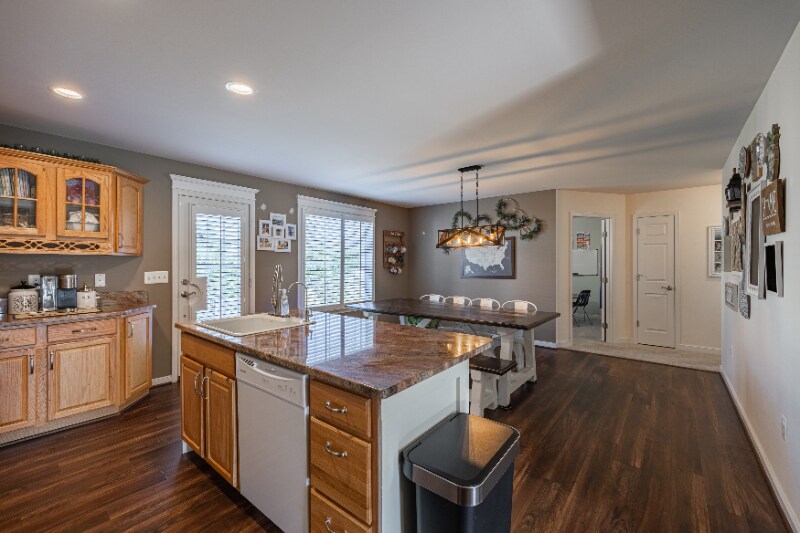Building Photo - 240 Roper Dr
