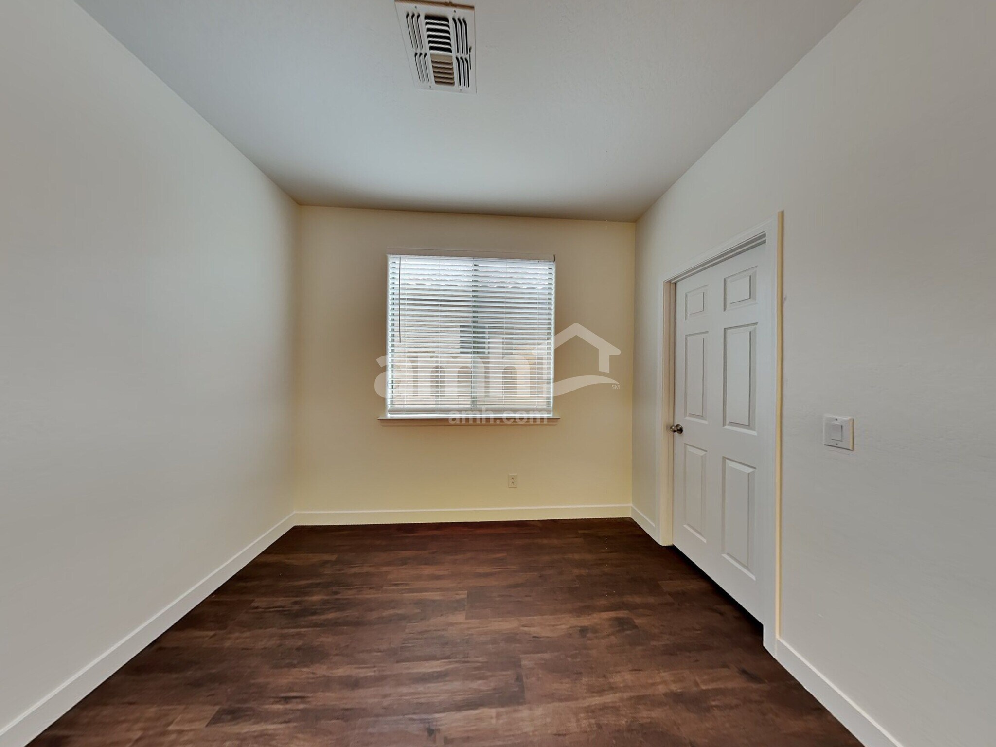 Building Photo - 5602 W Darrel Rd