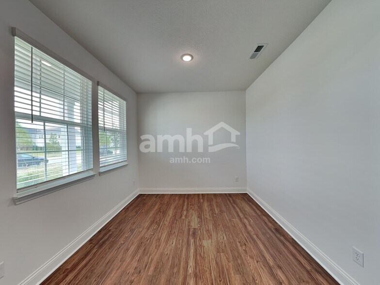 Building Photo - 8284 Northpoint Dr