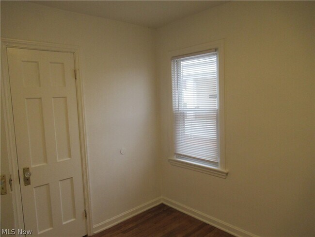 Building Photo - 1616 Douglas Rd