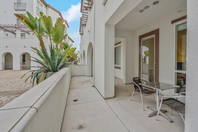 Building Photo - 10665 Calle Mar De Mariposa