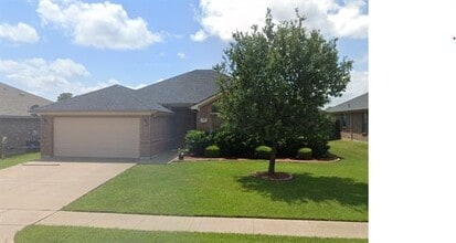 Building Photo - 600 Alexandria Ln