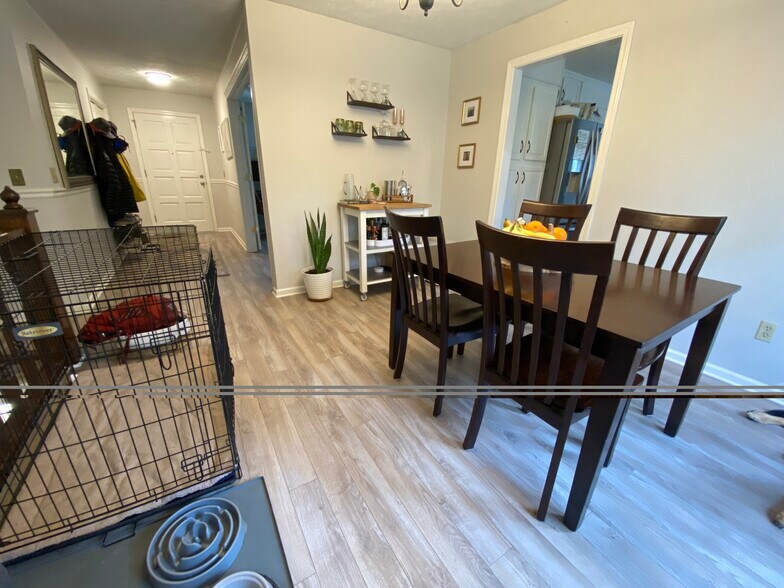 Building Photo - 711 Oak Terrace Ln