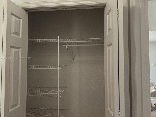 Building Photo - 13755 SW 48th Ct