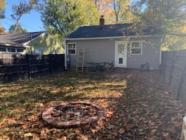 Building Photo - Hoosier Choice