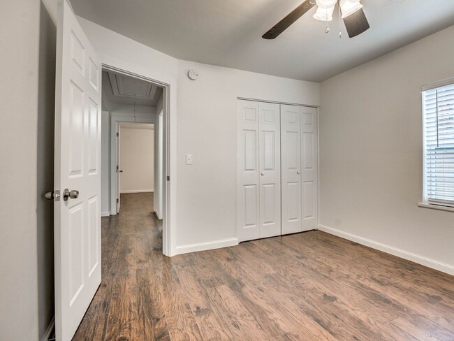 Building Photo - 4 bedroom 2 bath home in Shawnee!