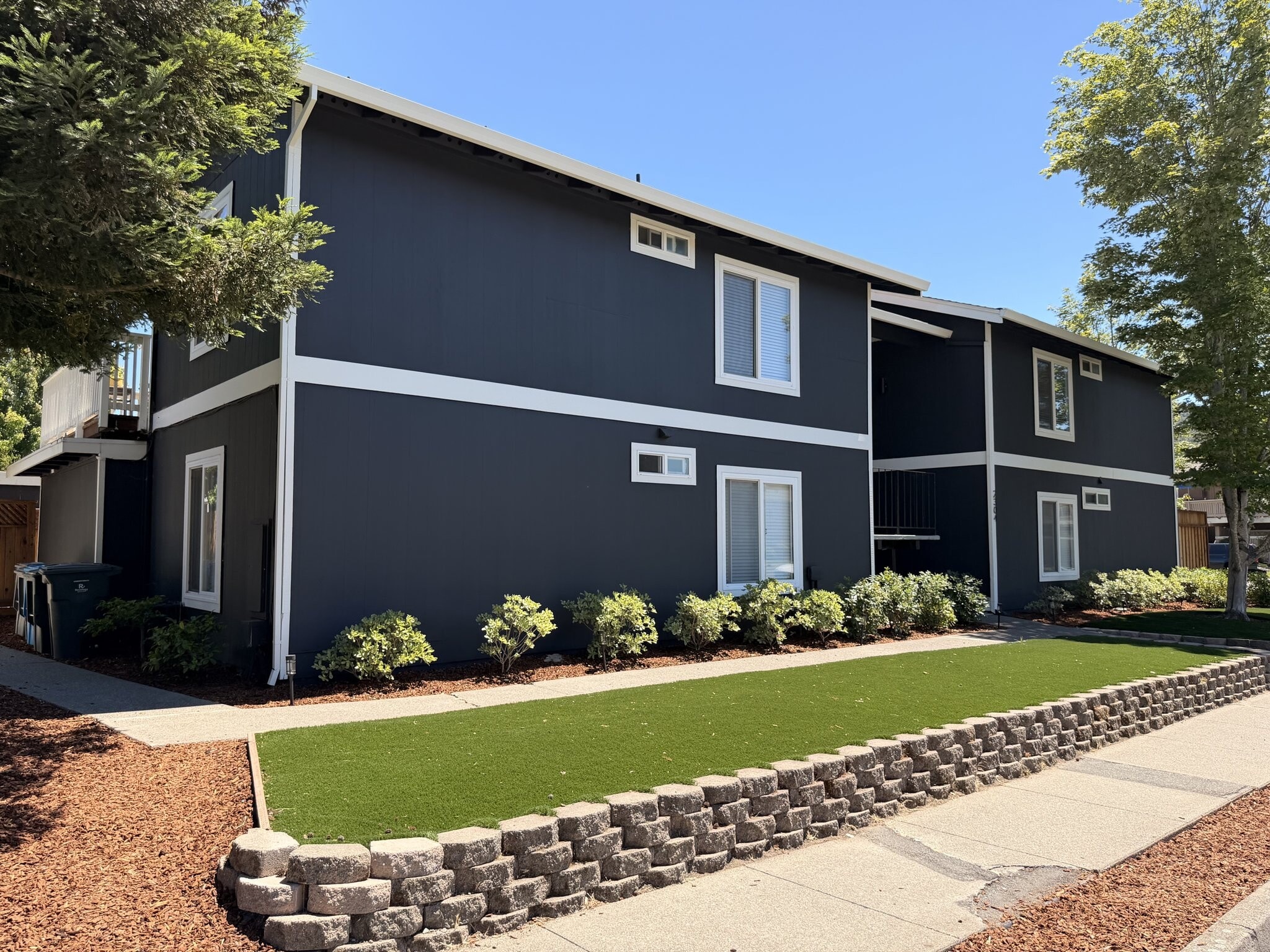 Building Photo - 2304 Maher Dr
