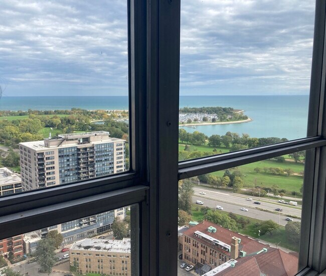 Building Photo - 655 W Irving Park Rd