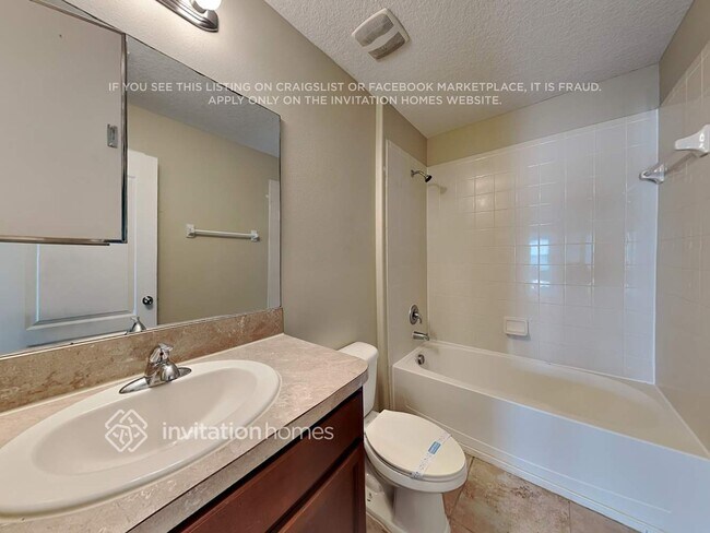 Building Photo - 1812 Oak Pond St