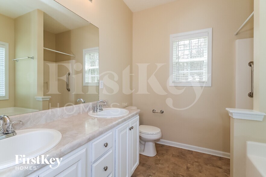 Building Photo - 85 Meadow Spring Ct