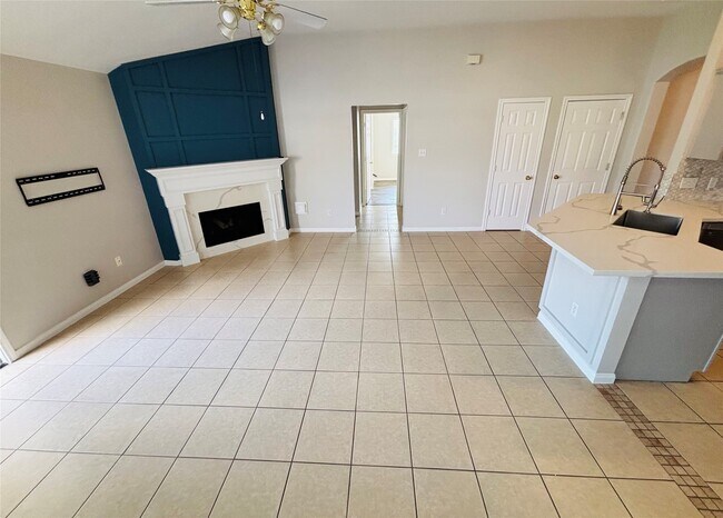 Building Photo - 17227 Lilac Vale Ct