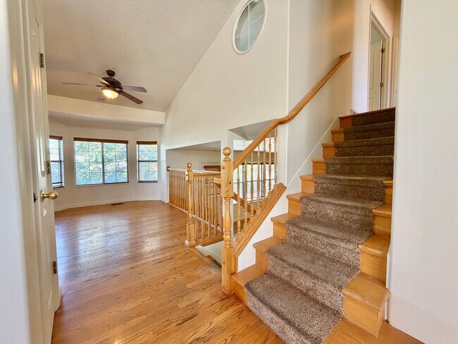 Building Photo - 717 E Hundley Hvn Cir