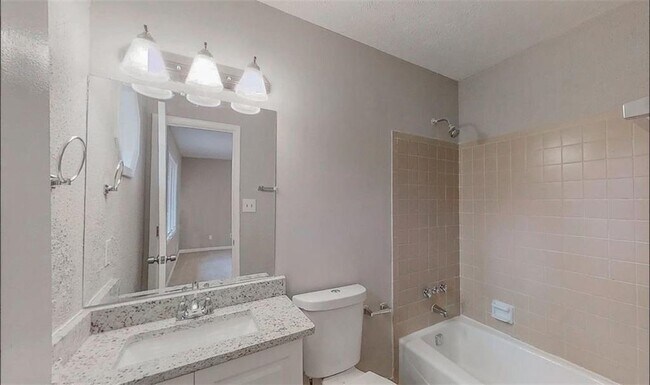 Building Photo - 2599 Fieldstone View Ln SE
