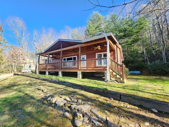 Building Photo - Well Maintained Swannanoa Rental! 2 BEDROOM/2 BATHROOM + BONUS ROOM