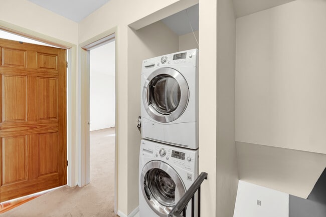 Building Photo - 1242 Nova Ct