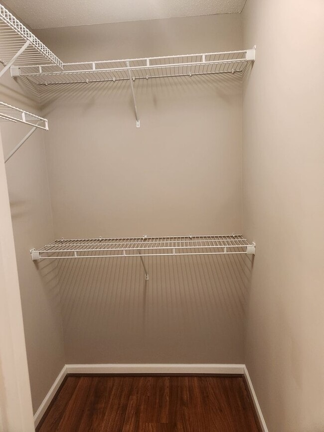 Building Photo - Cozy 3 Bed 2 Bath Home Available Now