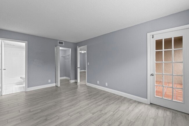 Building Photo - 120 Sparrow Dr