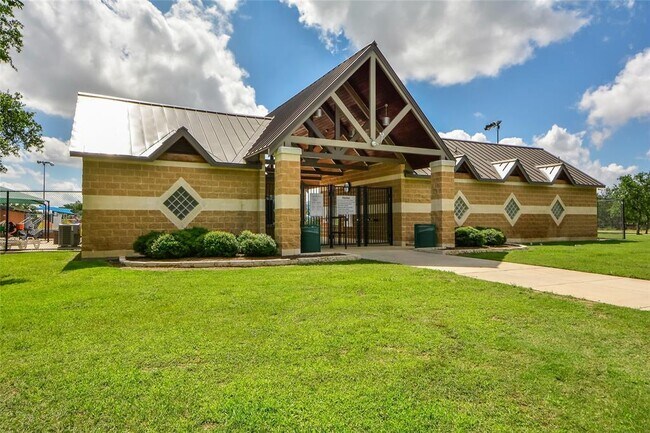Building Photo - 2519 Nightshade Dr