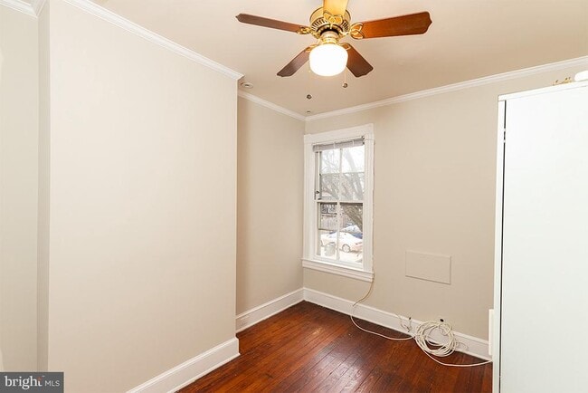 Building Photo - 315 12th St SE