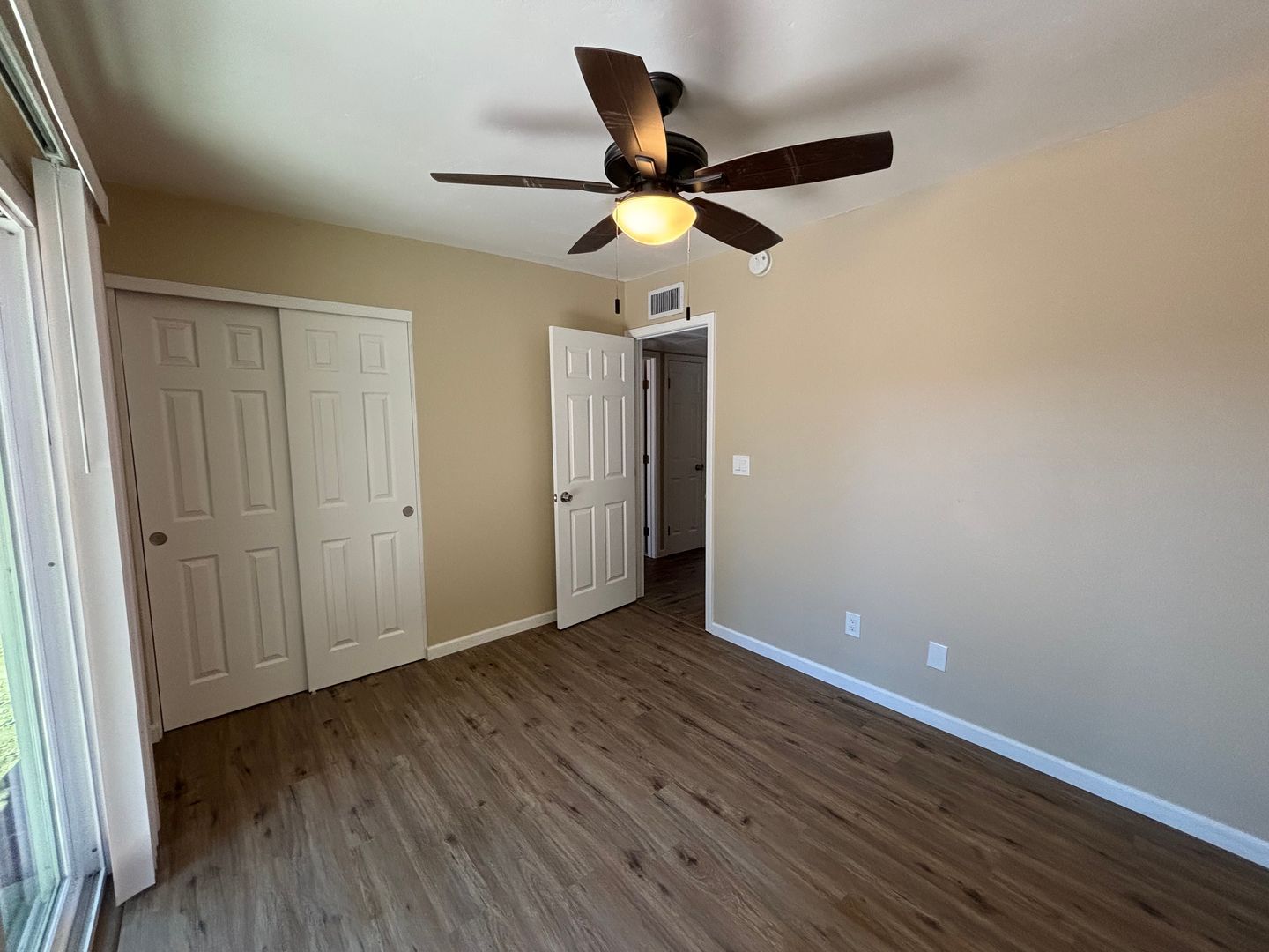 Building Photo - 3960 E Flower St