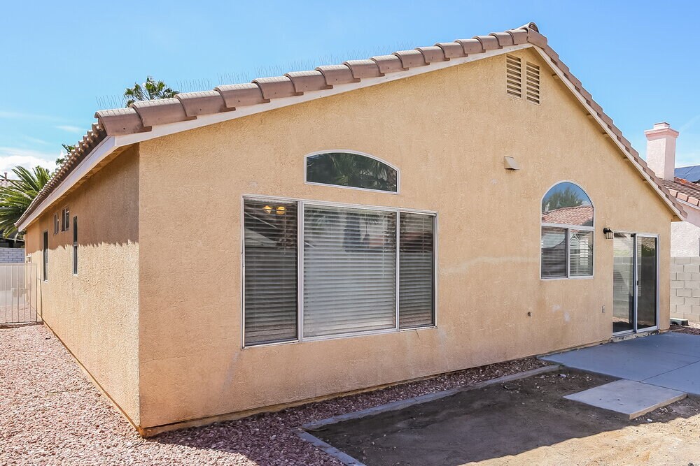 Building Photo - 6040 Hidden Rock Dr
