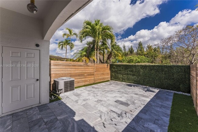 Building Photo - 4243 NW 112th Ct