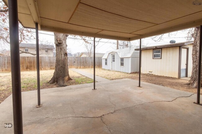 Building Photo - 4646 Sierra Madre Dr