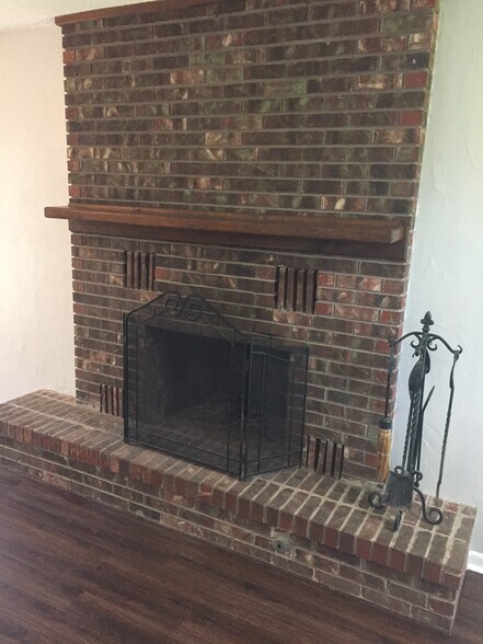 Fireplace - 215 Magnolia Rd