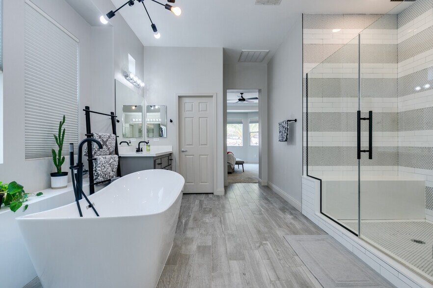 Building Photo - 65 Teahouse St