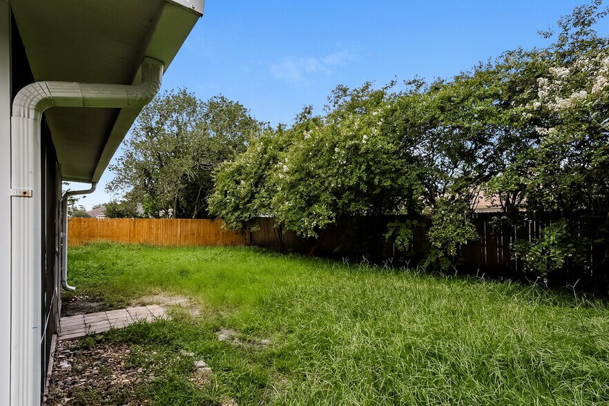Building Photo - 338 Wildberry Ct