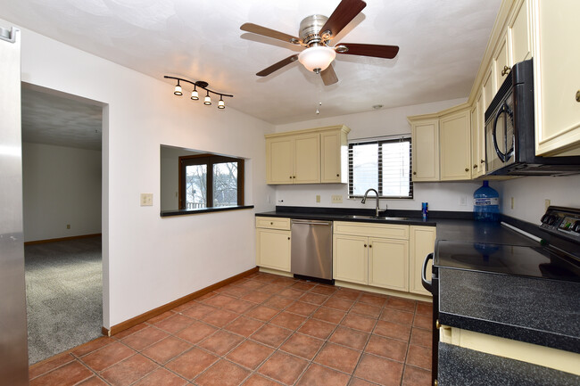 Kitchen - 3571 Smith Dr