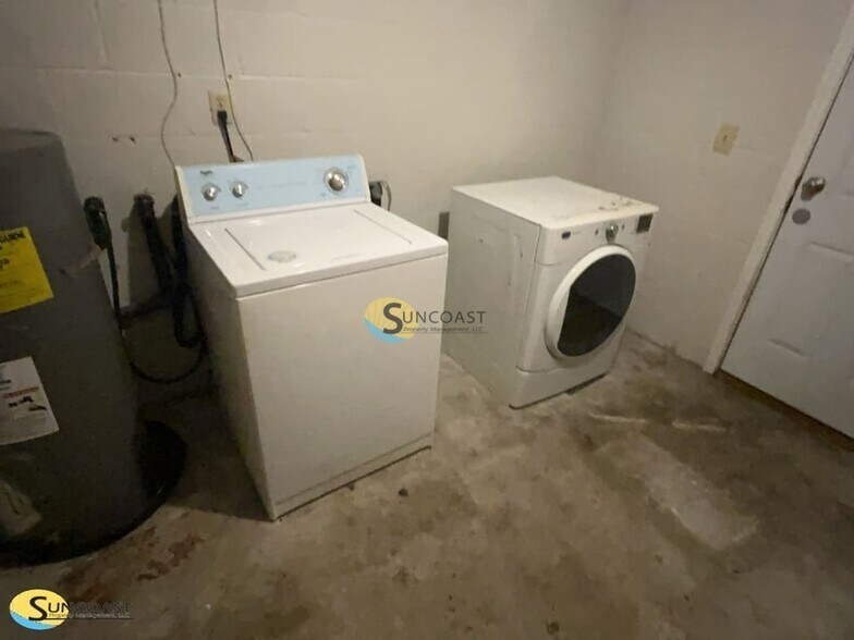 Building Photo - 2409 Justin Rd E