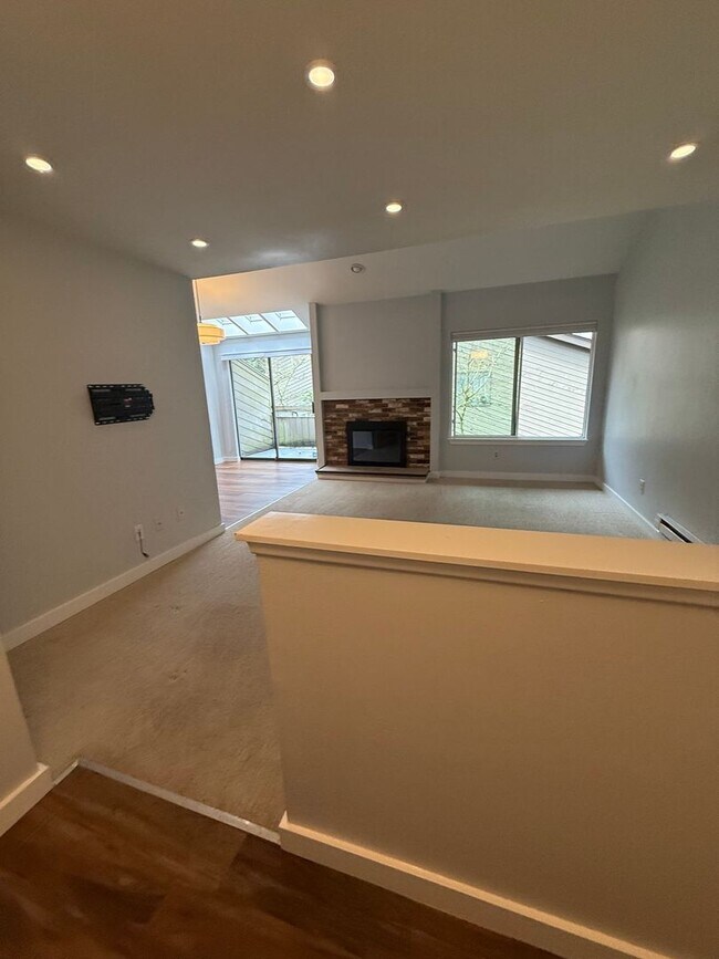 Building Photo - 19117 Ballinger Way NE