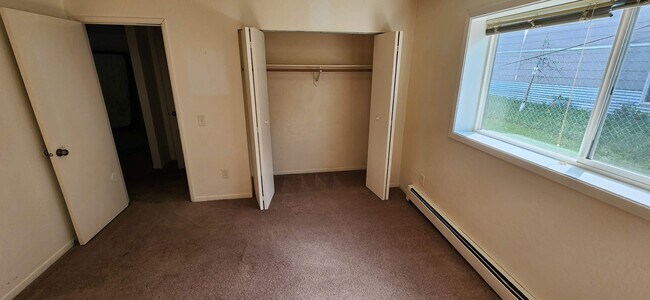 Building Photo - 401 N Mumford St