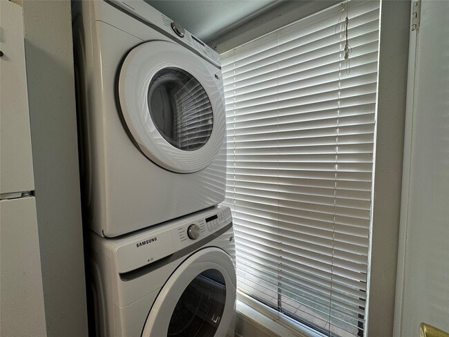 Building Photo - 4001 E NASA Pkwy