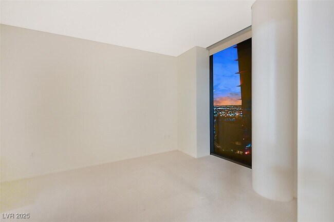 Building Photo - 3722 S Las Vegas Blvd