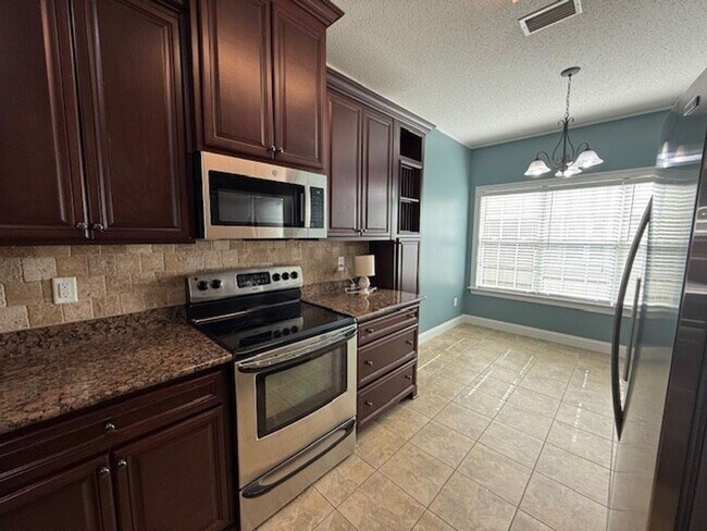 Building Photo - 4 bedroom home in Greyfield Place S/D