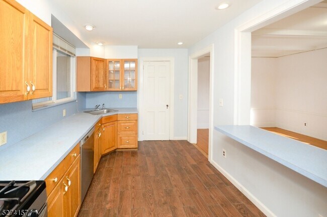 Building Photo - 29 13th Ave