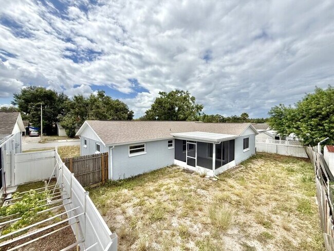 Building Photo - 6417 Sutherland Ave