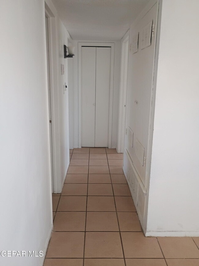 Building Photo - 3415 Wickham Ave